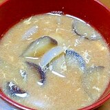 なすと玉ねぎと玉子の味噌汁